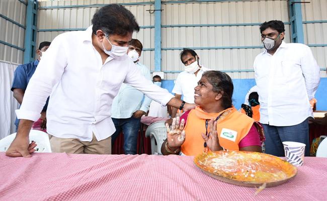 KTR Dines With Municipal Workers